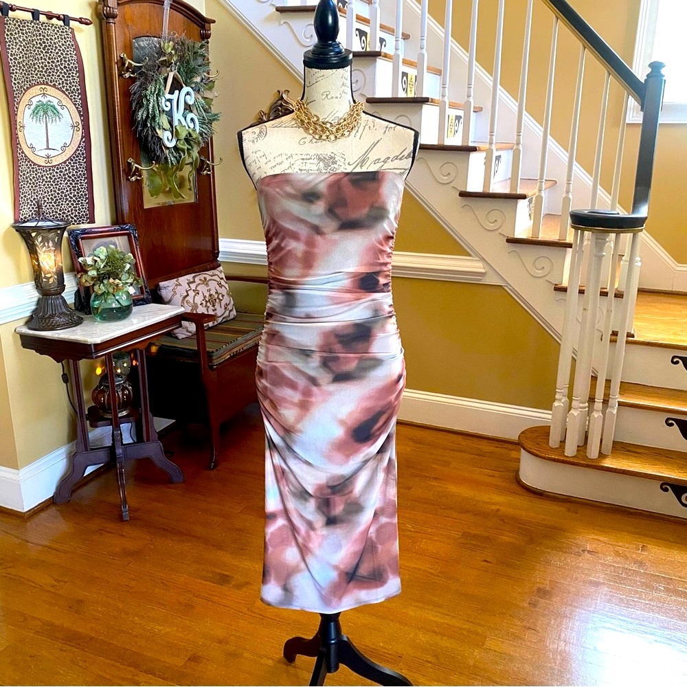 Strapless mesh tube dress with blurred pattern